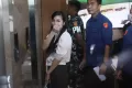 Jalani Pemeriksaan di Kejagung, Sandra Dewi Tebar Senyuman