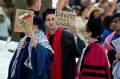 Lulusan Yale Gelar Aksi Walkout Pro-Palestina saat Wisuda