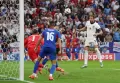 Menang Dramatis atas Slovakia, Inggris Tantang Swiss di Perempat Final