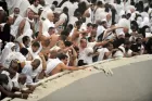 Kewajiban Haji: Bolehkah Melontar Jumrah Sebelum Azan Zuhur