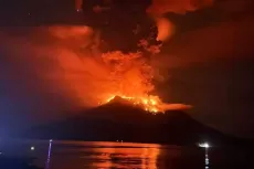 BNPB Tepis Isu Pulau Tagulandang Bakal Tenggelam jika Gunung Ruang Kembali Erupsi
