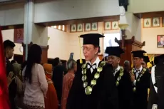 Peringkat IV PTS Terbaik di Jatim, UWKS Luluskan 484 Wisudawan Berkarakter Raden Wijaya