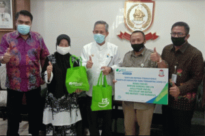 BPJamsostek Makassar Beri Bantuan Sembako Tenaga Kerja Terdampak Corona