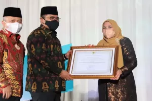Laboratorium Terpadu FK UIN Jakarta Terima Penghargaan Kemenag