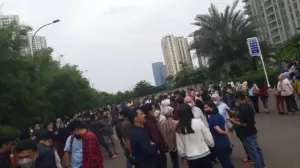 Efek Gempa Jakarta, Karyawan Gedung Perkantoran Panik