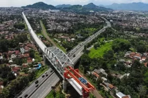 Kereta Cepat Jakarta-Bandung Mulai Uji Coba Akhir 2022