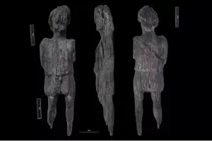 Arkeolog Temukan Patung Kayu Berusia 2.000 Tahun dari Zaman Romawi di Inggris