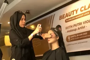 Beauty Class Bening’s Clinic Makassar Hadirkan Putri Viola