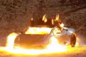 Edan, Lamborghini Huracan Seharga Rp6,3 Miliar Diledakkan Demi NFT