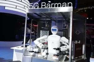 Robot Bartender Kime Siap Meracik Minuman Lewat Jaringan 5G