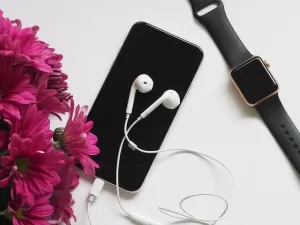 Pelit Charger dan Headphone di iPhone Baru, Apple Untung Rp93,1 Triliun
