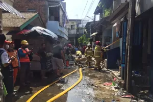 Korsleting Listrik, Satu Bangunan di Kelapa Gading Ludes Terbakar