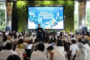 Safari Ramadhan di TelkomGroup, Erick Motivasi Milenial dan Serahkan Santunan