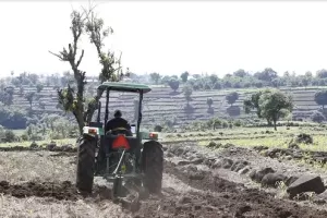 Pakar Ekonomi Pertanian Unnes Sebut Alsintan Bantu Petani Indonesia Naik Kelas