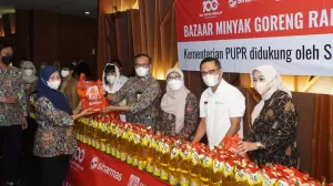 Gelar Bazar Ramadhan, Sinar Mas Bantu Penuhi Minyak Goreng Masyarakat