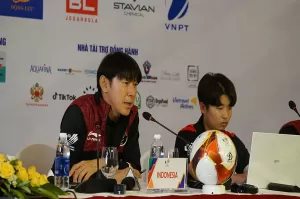2 Asisten Pelatih Vietnam U-23 Nguping Pernyataan Shin Tae-yong di Konferensi Pers