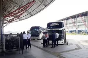 Sambut Kepulangan Pemudik di Terminal Pulo Gebang, Transjakarta Sediakan 11 Bus Gratis
