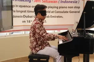 Pemprov DKI Apresiasi Jefri Pecahkan Rekor Dunia Bermain Piano dengan Mata Tertutup