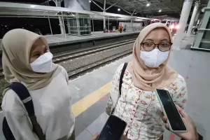 Penumpang KRL Tujuan Bogor dan Bekasi Keluhkan Sistem Transit di Stasiun Manggarai