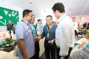 Hadiri Race Formula E, HT Berbincang Akrab dengan Anies