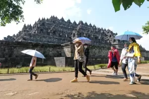 Luhut: Tiket Naik ke Borobudur untuk Wisatawan Lokal Belum Final