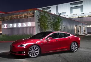 Elon Musk Bakal Bikin Fitur Baru di Mobil Karyawan Tesla agar Cuma Bisa Jalan ke Kantor