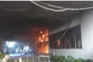 Gedung Sekolah TK Asisi Menteng Dalam Terbakar, 10 Mobil Damkar Dikerahkan