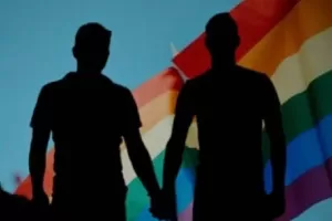 Polisi Cokok Komplotan LGBT Pelaku Penipuan melalui Aplikasi Kencan Gay