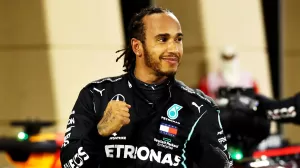 Banyak yang Sakit, Lewis Hamilton Cemas Covid-19 Mewabah Lagi