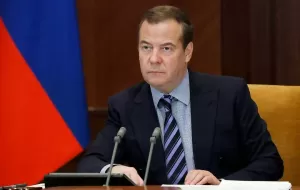Sindir Barat, Medvedev Beri Contekan Daftar Dosa-dosa Rusia