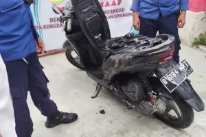 Tangki Bocor, Motor Terbakar di Jalan Raya Sukahati Bogor