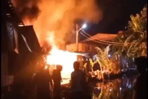 Puluhan Rumah di Tambora Terbakar, 1 Orang Luka-luka