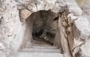 Reruntuhan Vila Mewah Ditemukan di Tembok Barat Yerusalem, Termasuk Pipa Terakora Era Ottoman