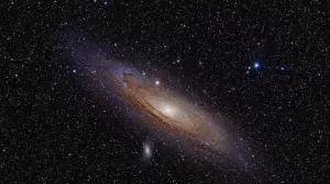 NASA Memperlihatkan Galaksi Andromeda Terbesar di Antariksa
