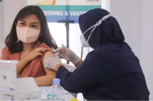 Pekan Depan, 14.048 Nakes Bekasi Siap Terima Vaksin Booster Kedua
