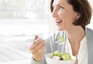4 Metode Diet Aman untuk Wanita di Atas 50 Tahun
