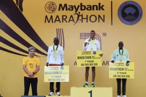 Juara Maybank Marathon 2022, Pelari Maroko Hassan Toriss Diguyur Rp200 Juta