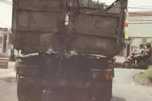Angkut 400 Ton Tiap Hari, Kondisi Truk Sampah di Tangsel Memprihatinkan