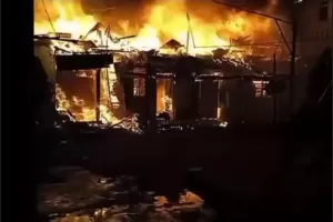 Kebakaran di Menteng Atas, 95 Personel Diterjunkan