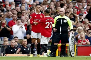 Manchester United vs Arsenal: Momen Sportif, Ronaldo Angkat Topi saat Antony Santos Cetak Gol