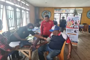 Binda Papua Gelar Serbuan Vaksin Door to Door di Kampung Ayapo Sentani