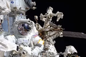 Baju Astronot Buatan NASA Bisa Membantu Ringankan Penderita Menopause