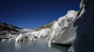 Gletser Es di Swiss Meleleh Parah, Ilmuwan Pastikan Kondisi Bumi Genting