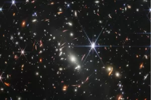 Teleskop James Webb Tangkap Galaksi Sangat Terang, Gugus Bintang Terjauh