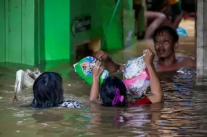 Banjir Jakarta Meluas, Rendam 53 RT dengan Ketinggian 3 Meter