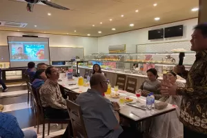 Kemenparekraf Meresmikan Pembukaan Gerai Kopi Kenangan Internasional Pertama dan Cabang Restoran Sari Ratu di Malaysia dalam Rangka Mendukung Program Indonesia Spice Up The World