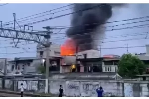 Detik-detik Mengerikan Kebakaran yang Menewaskan Ibu dan 2 Anak di Pademangan