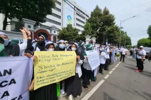 Gelar Aksi Damai, Karyawan RS Haji Desak Pengelolaan Dikembalikan ke Pemprov DKI