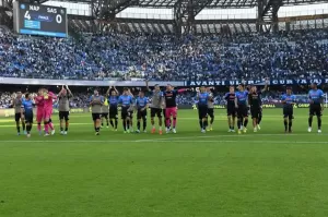 Hasil Liga Italia 2022/2023, Napoli vs Sassuolo: Osimhen Hat-trick, Partenopei Jauhi Milan