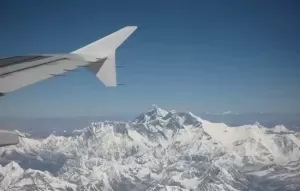 Mengapa Pesawat Takut Terbang di Atas Himalaya, Alasan Ilmiah atau Misteri?